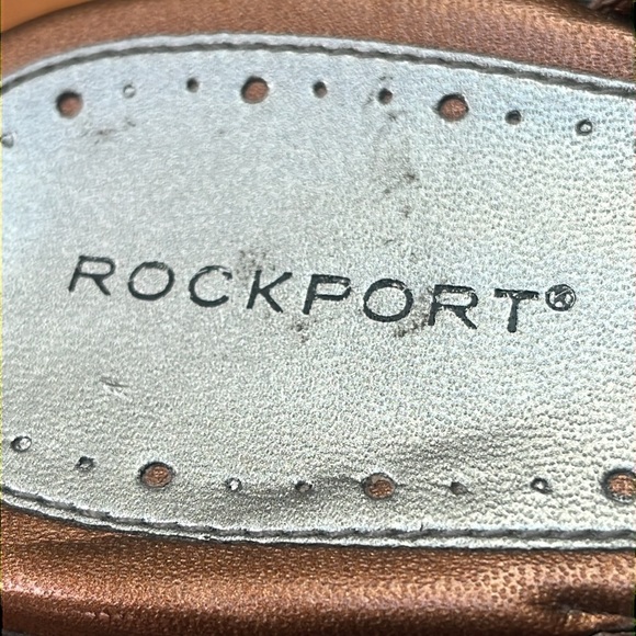 Rockport Brown Sandals with Leather Straps and Decorative Rosette - Picture 3 of 9
